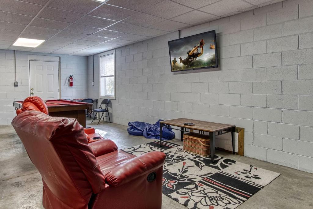 Rock Of Ages, Hot Tub, Game Room, Wifi, 1089 Free Tickets Each Paid Day, Dollywood And More بيدجن فورج الغرفة الصورة